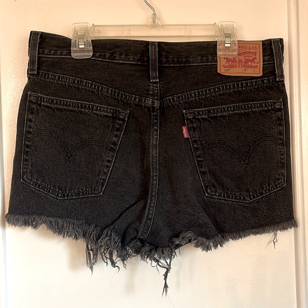 LEVI’s 501 Mid-Rise Short - Picture 5 of 8
